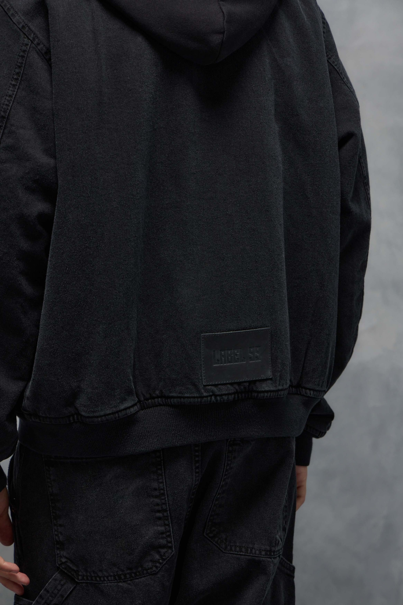 BOMBER OMERTÁ LABEL                                                                                  