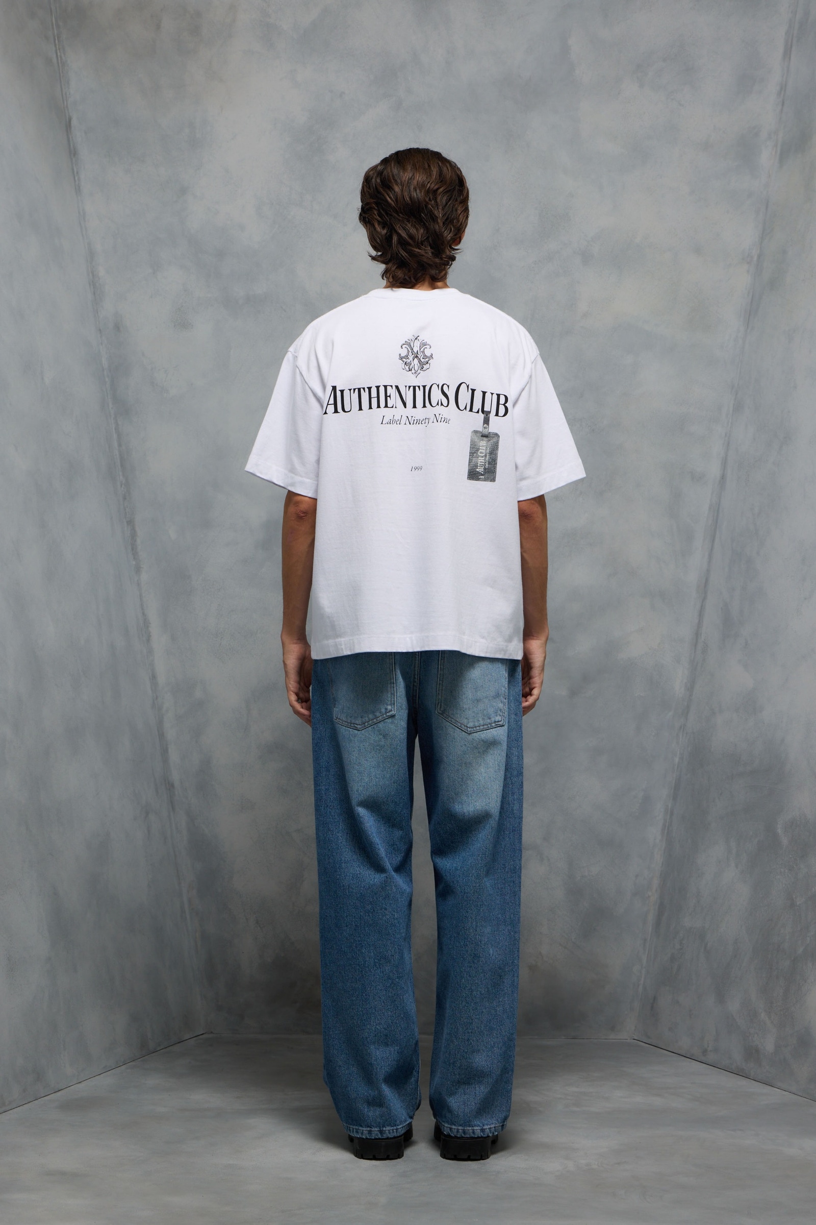 REMERA AUTHENTICS SHIELD                                                                             
