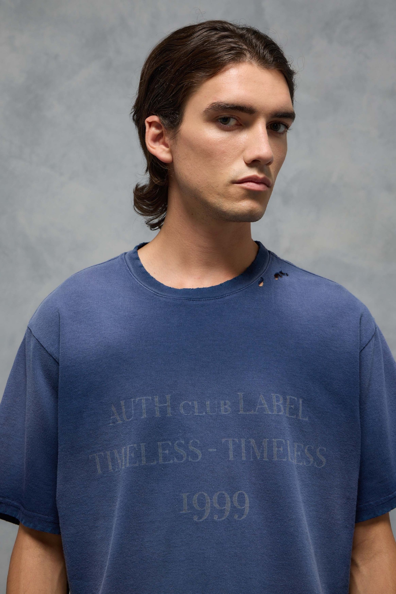 REMERA AUTHENTICS TIMELESS                                                                           