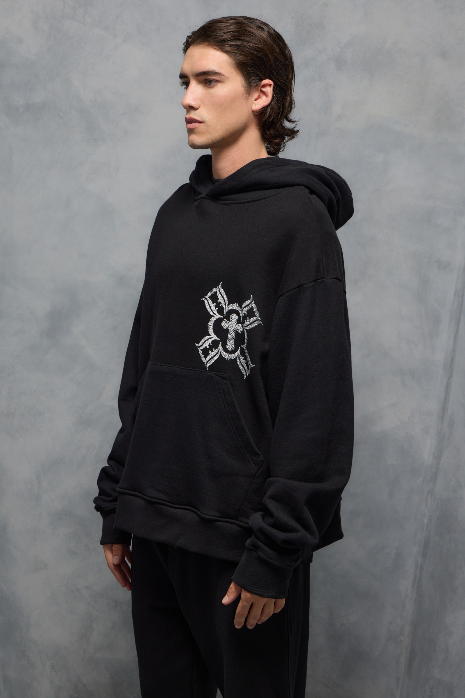 BUZO LOOM & BLOOM                                                                                    