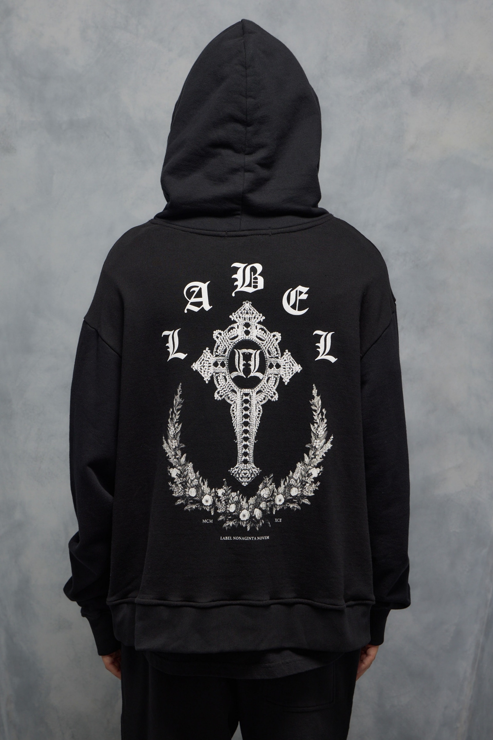 BUZO LOOM & BLOOM                                                                                    