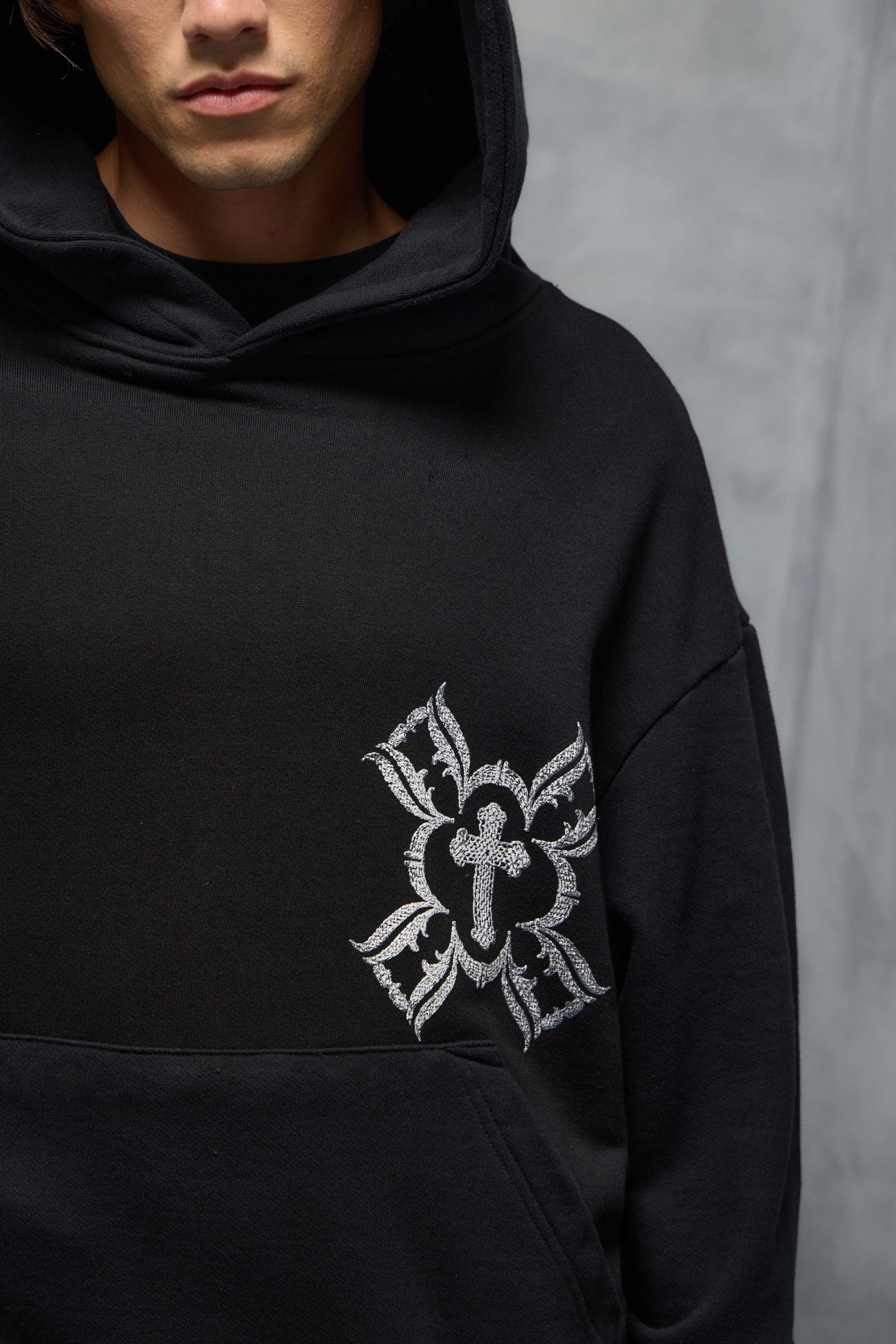 BUZO LOOM & BLOOM                                                                                    