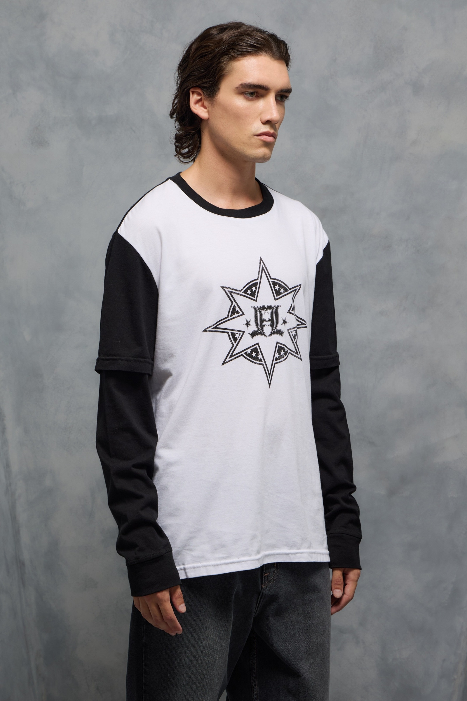 REMERA SPIKE                                                                                         