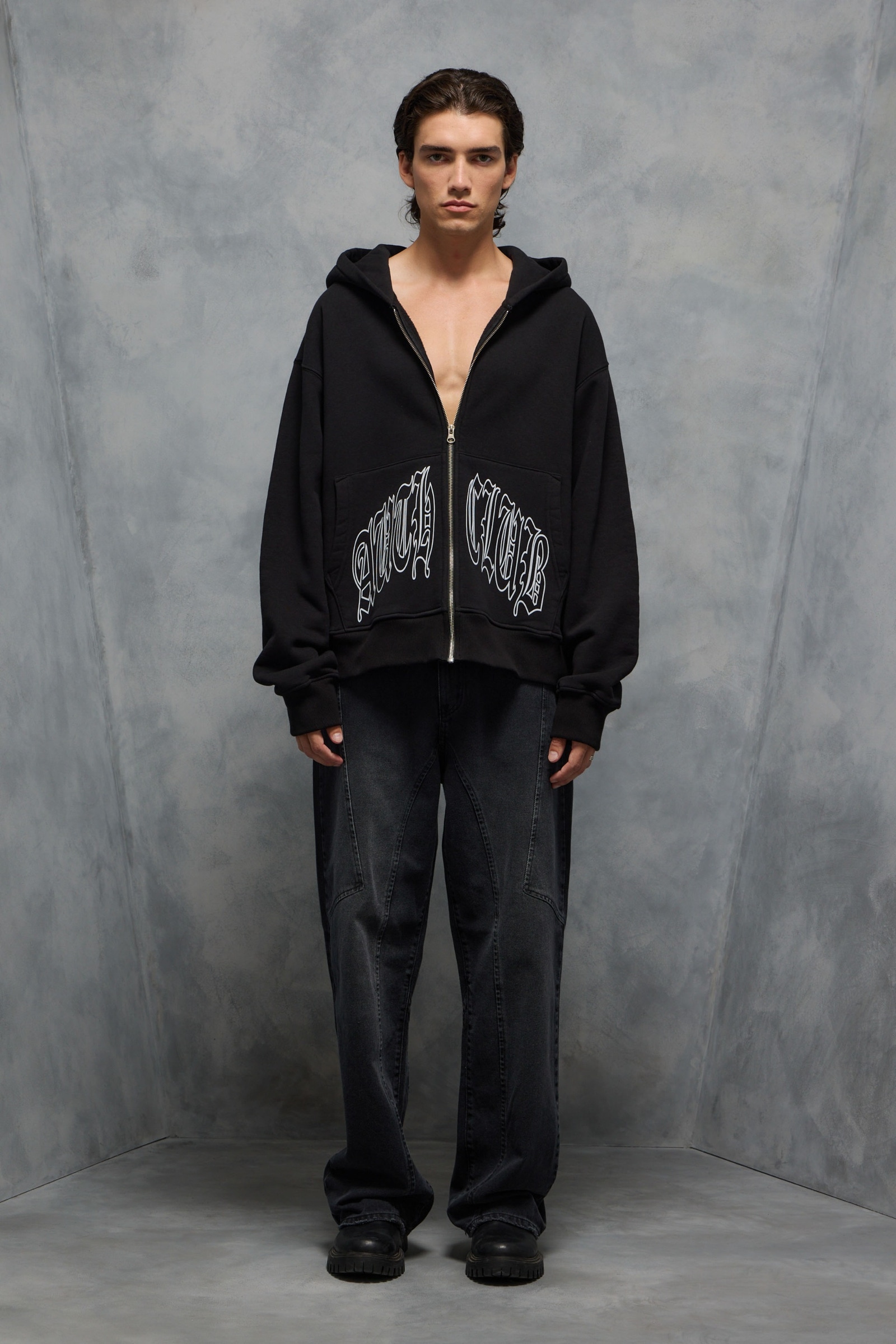ZIP UP AUTH CLUB                                                                                     
