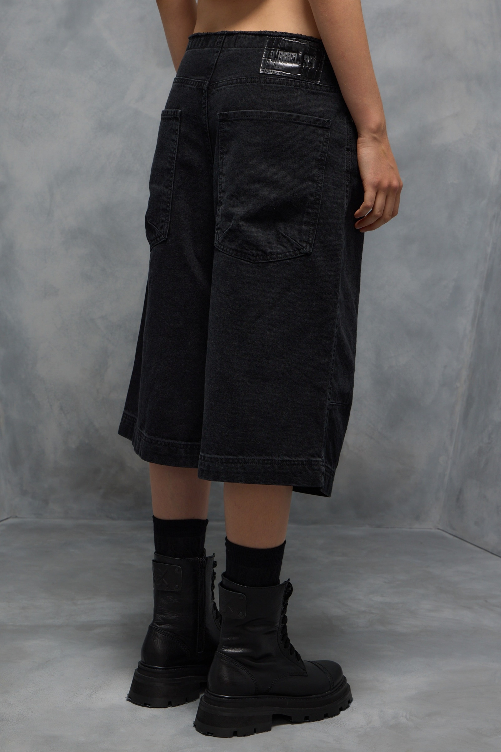 BERMUDA CHELSEA BLACK LABEL                                                                          