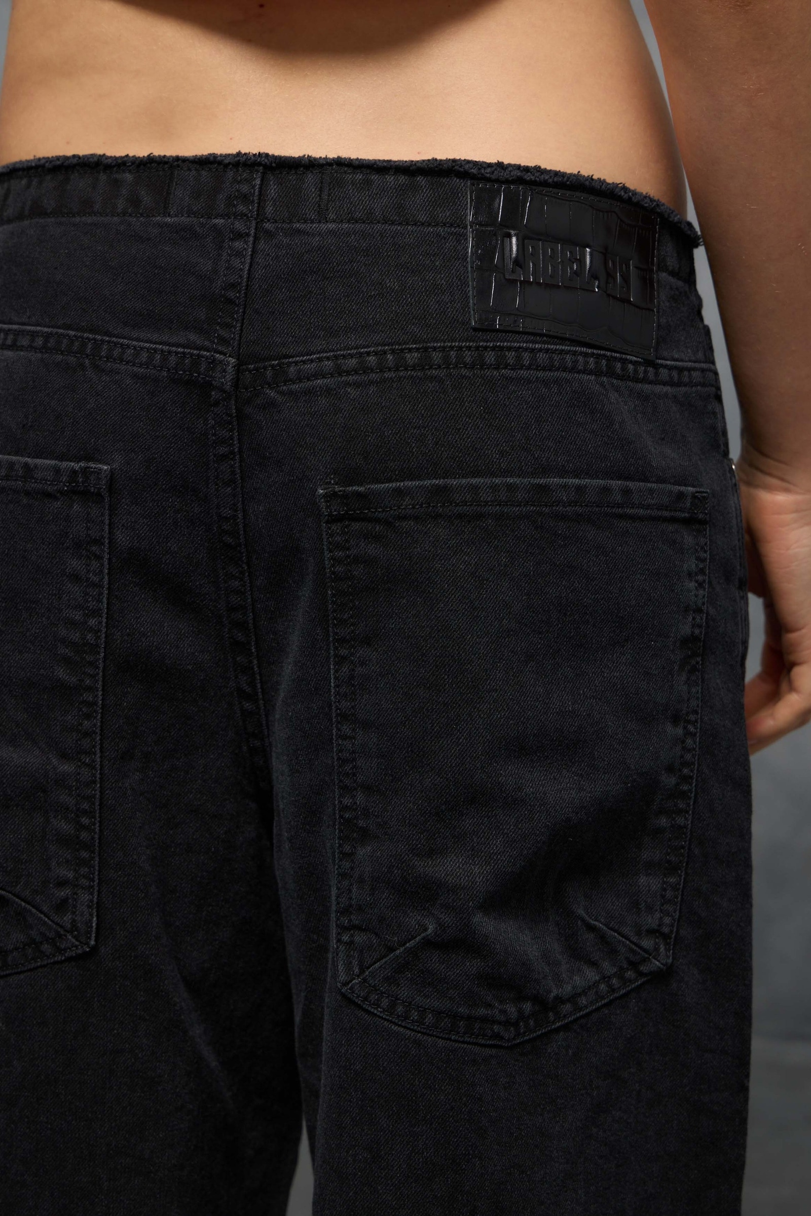 BERMUDA CHELSEA BLACK LABEL                                                                          
