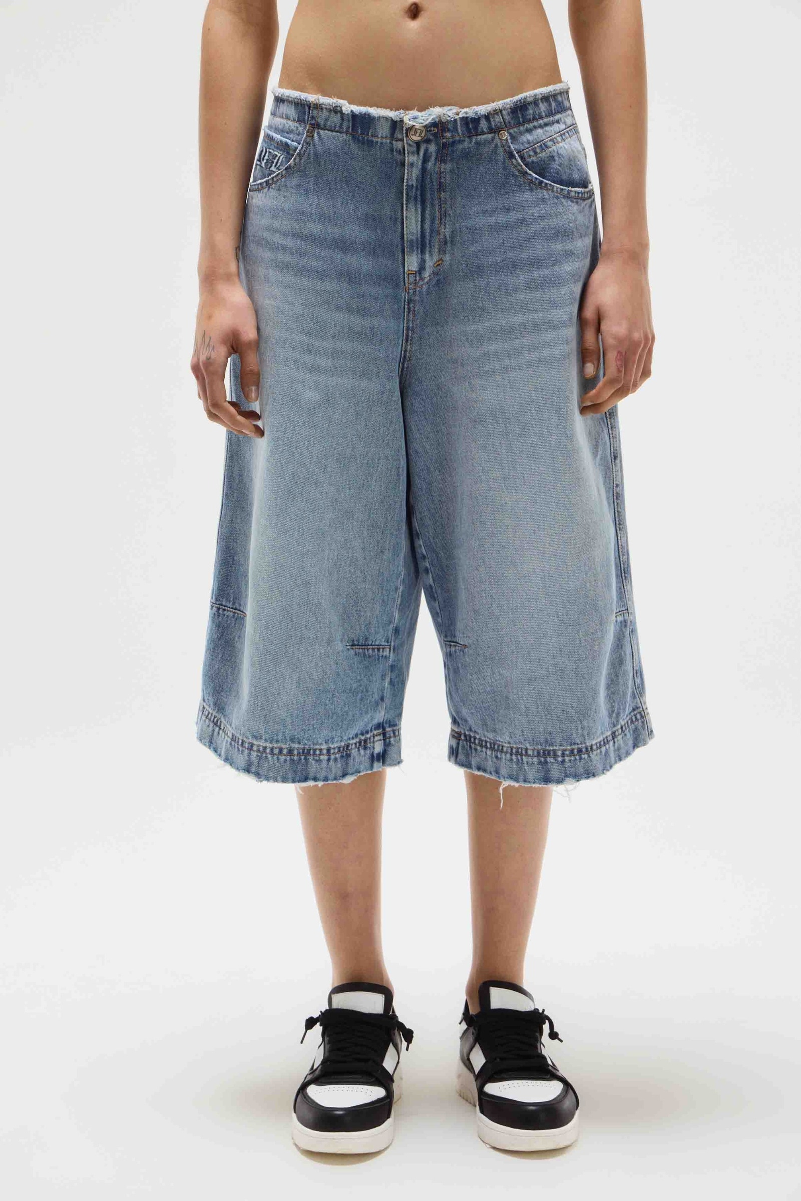 BERMUDA CHELSEA LIGHT BLUE LABEL                                                                     