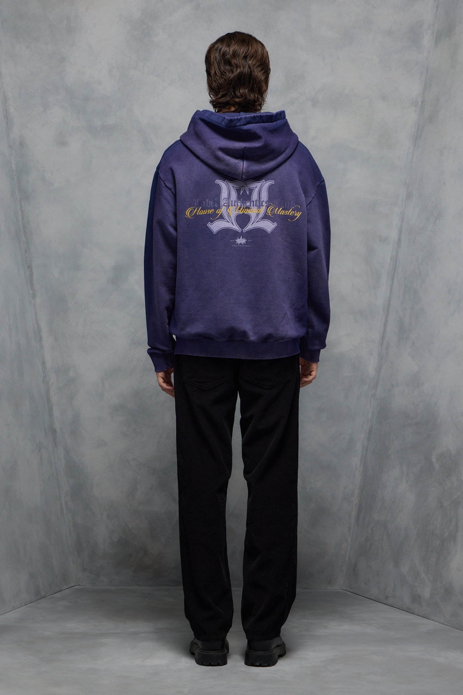 BUZO AUTHENTICS CRAFTED                                                                              