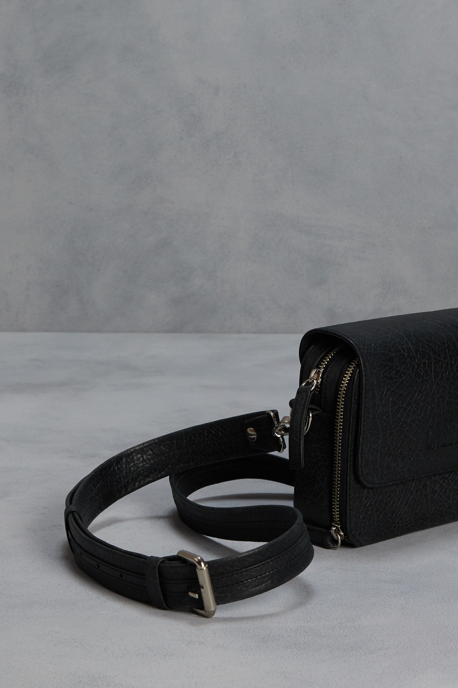 CROSS BODY LEATHER                                                                                   