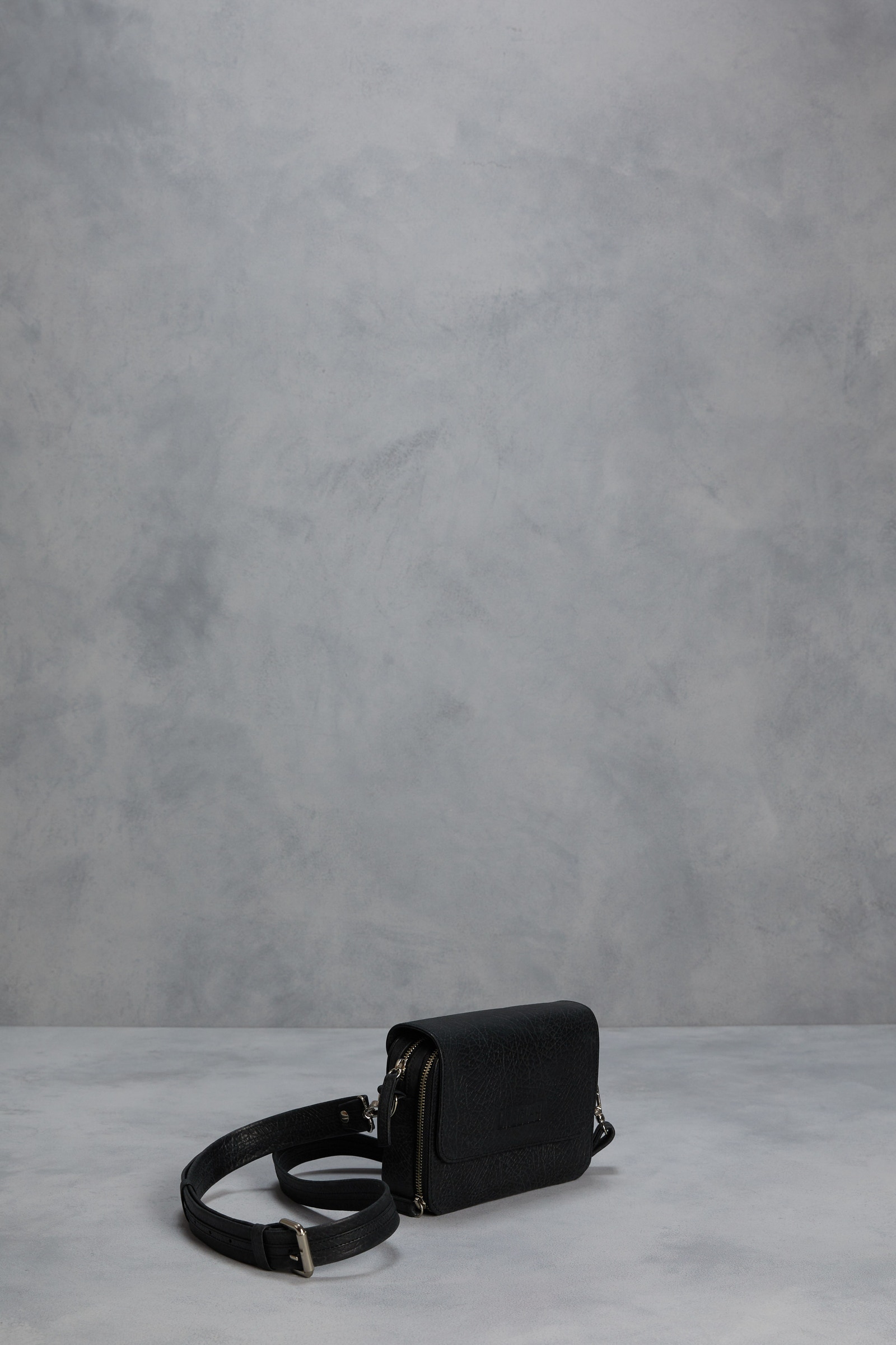 CROSS BODY LEATHER                                                                                   