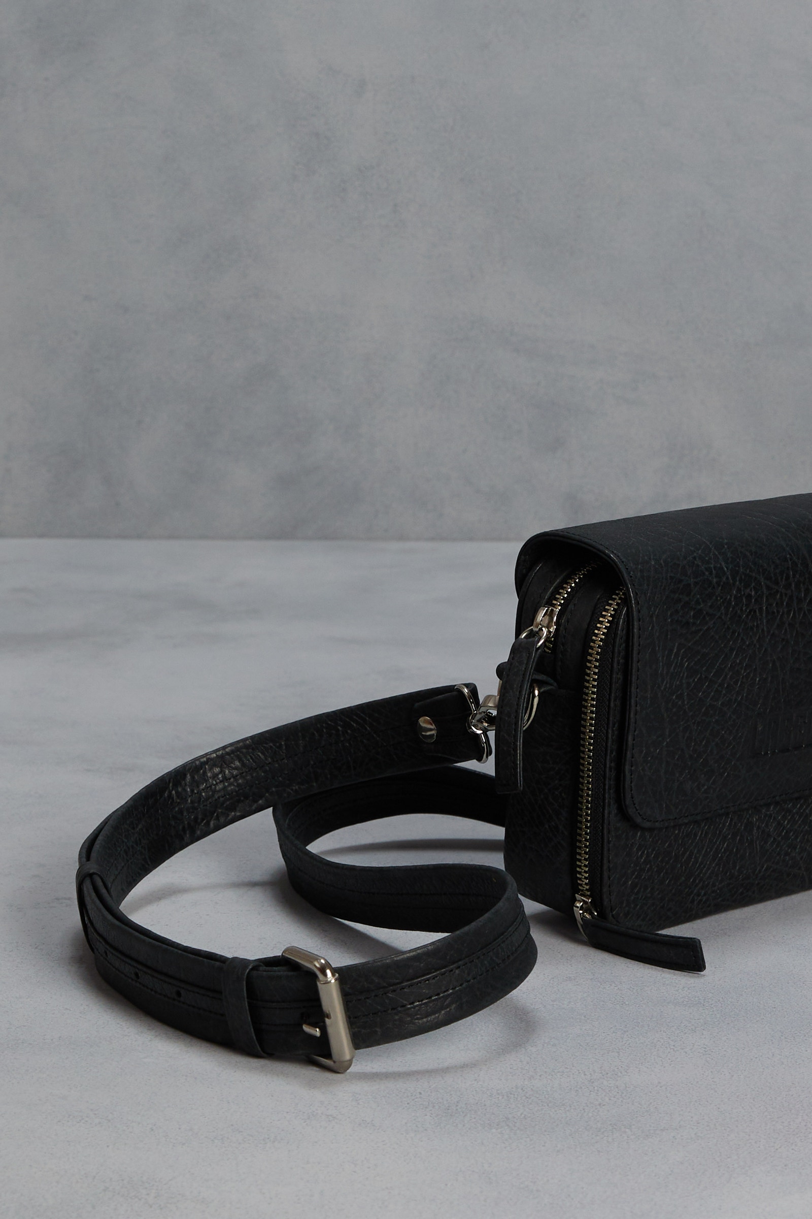 CROSS BODY LEATHER                                                                                   