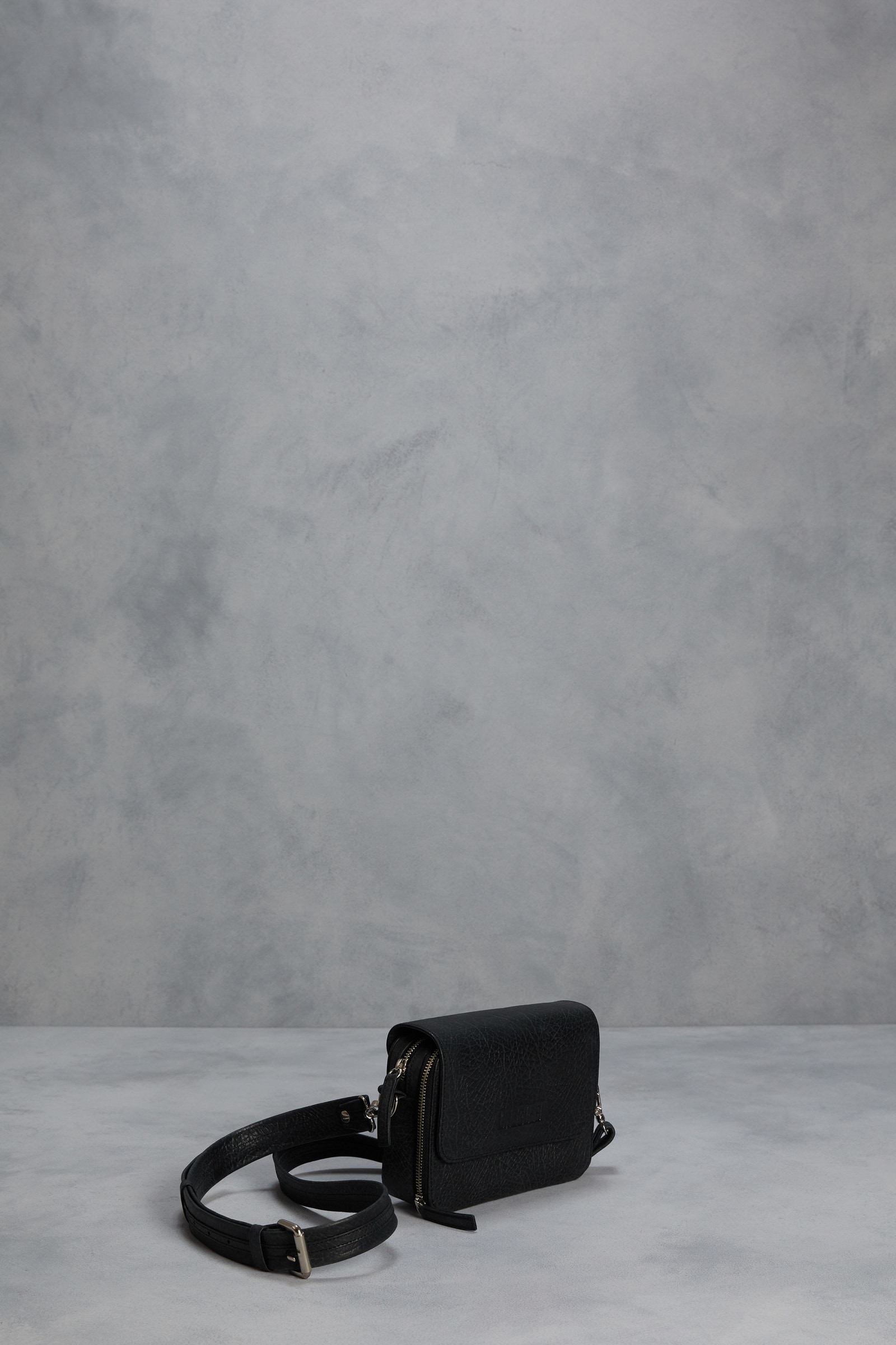 CROSS BODY LEATHER                                                                                   