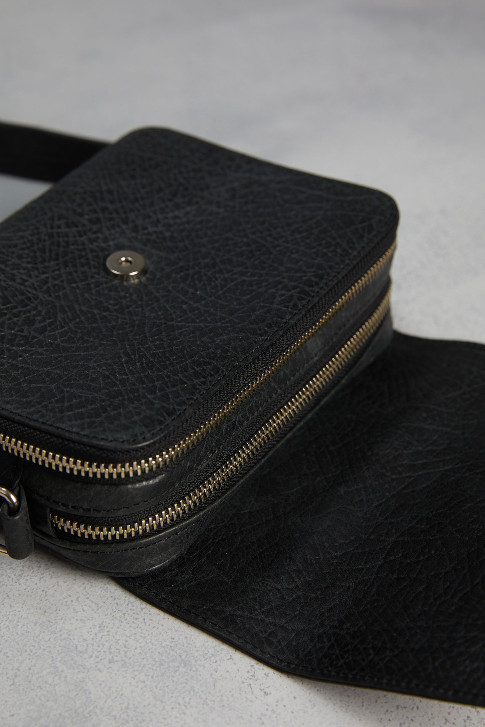 CROSS BODY LEATHER                                                                                   