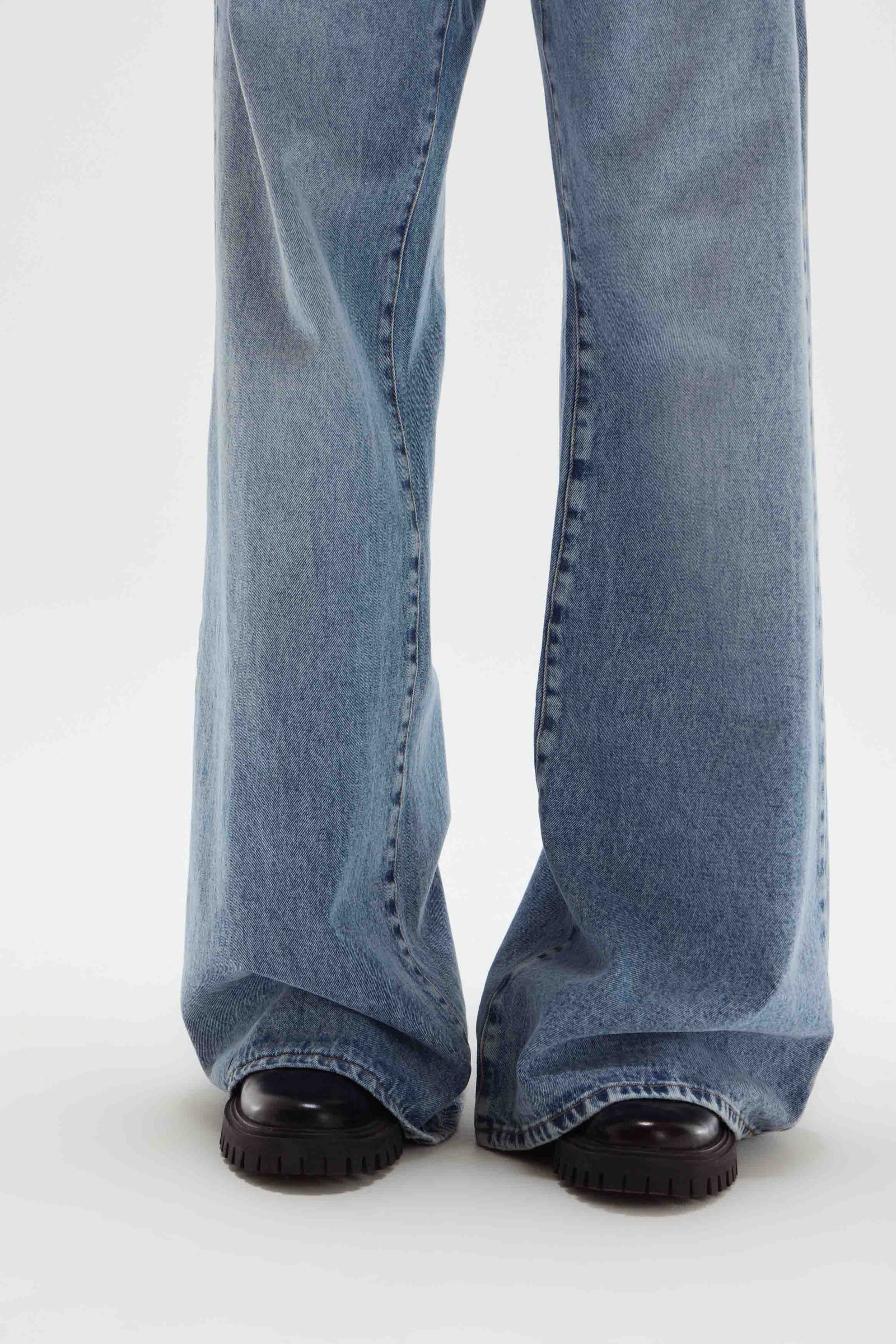 JEANS CHELSEA LIGHT BLUE LABEL                                                                       
