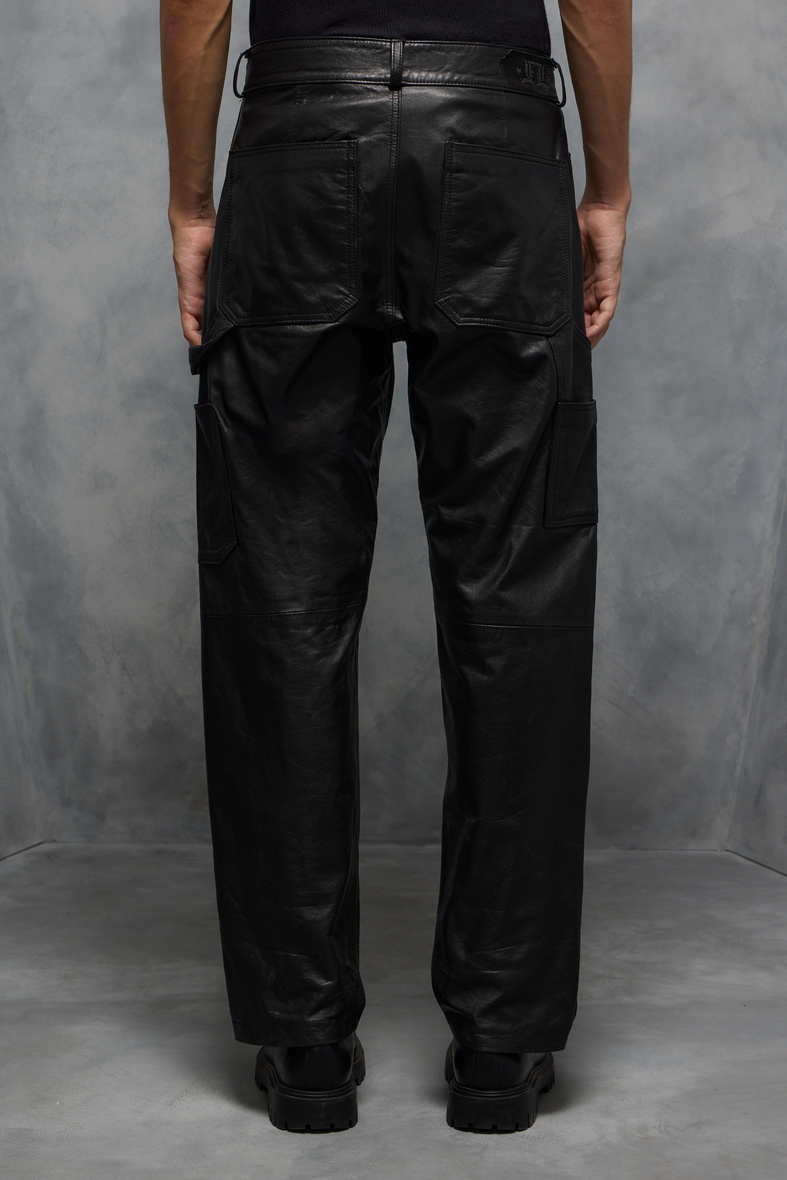 PANTALÓN CUERO RAVEN                                                                                 