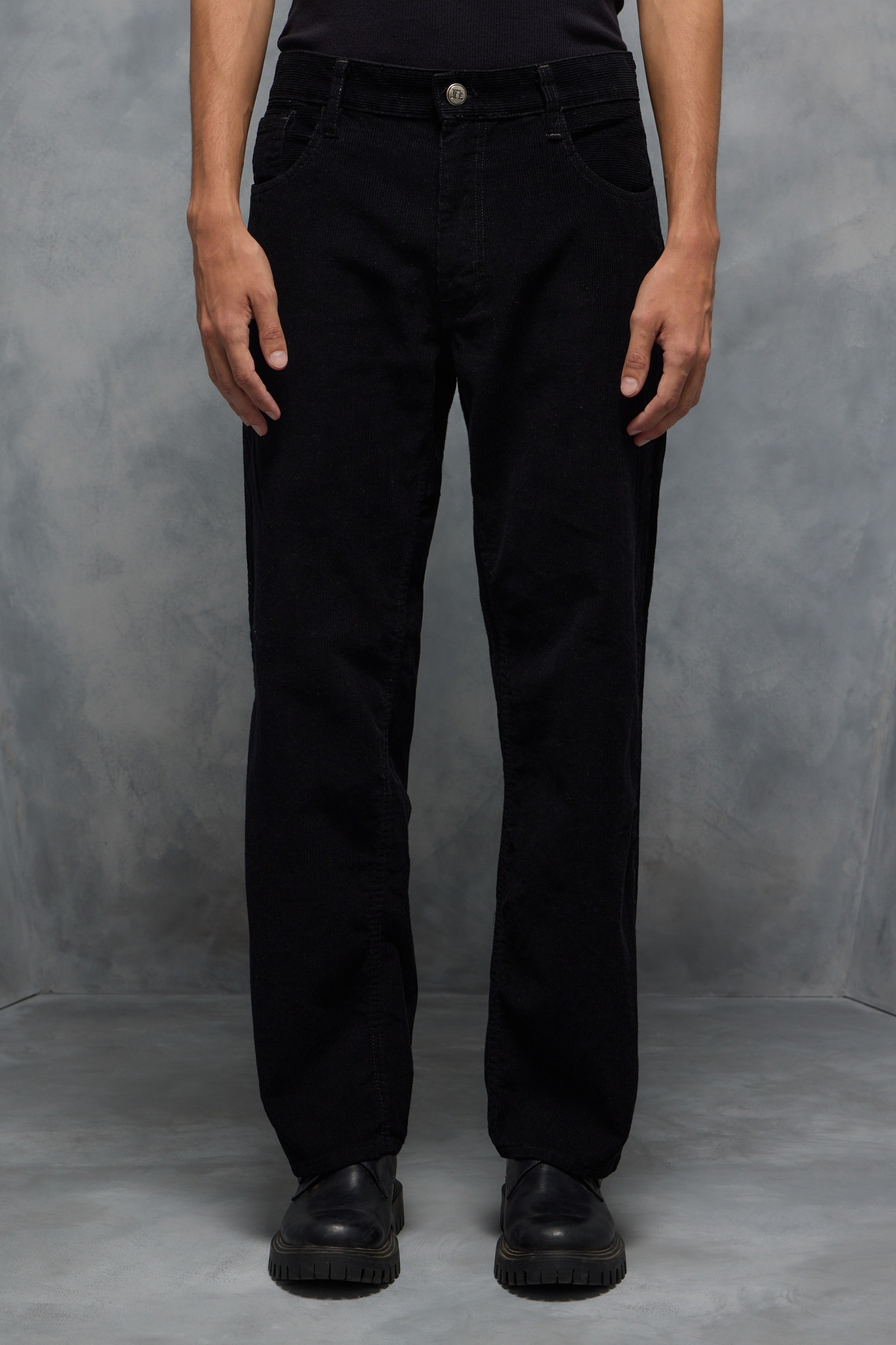 PANTALÓN BLACKOUT                                                                                    