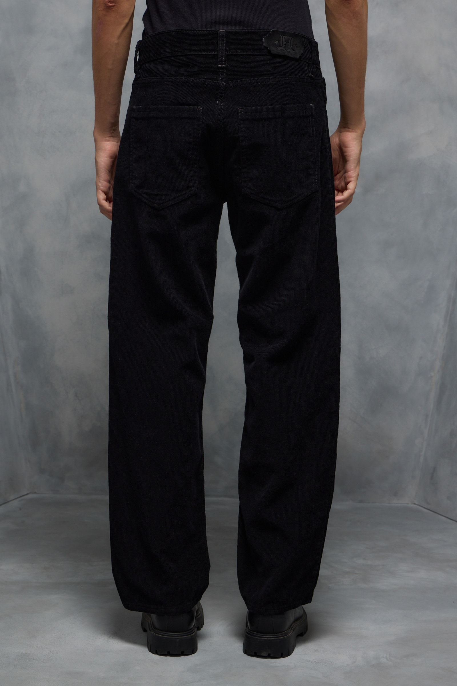 PANTALÓN BLACKOUT                                                                                    