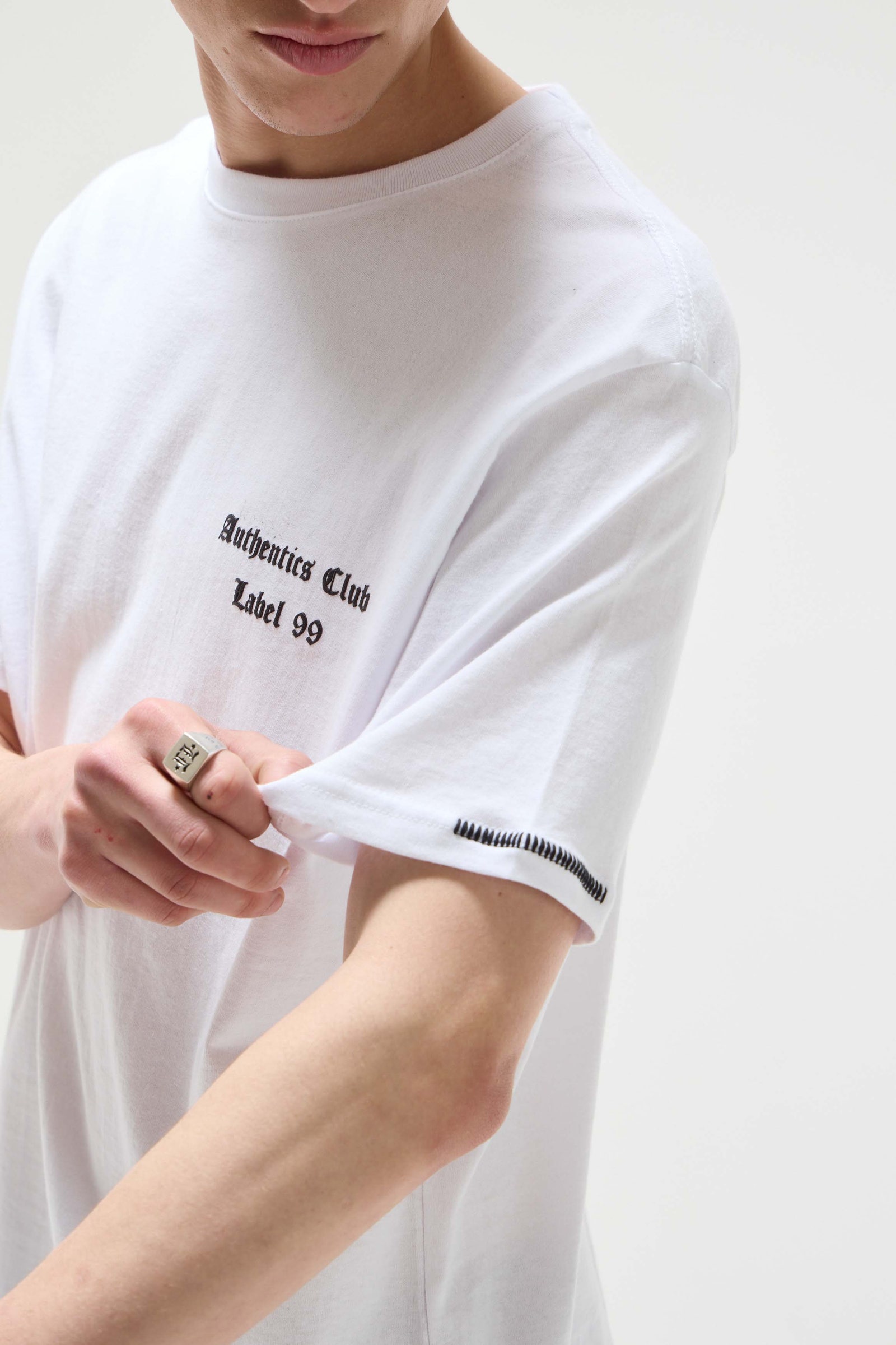 REMERA AUTHENTICS CLUB EXCLUSIVE                                                                     