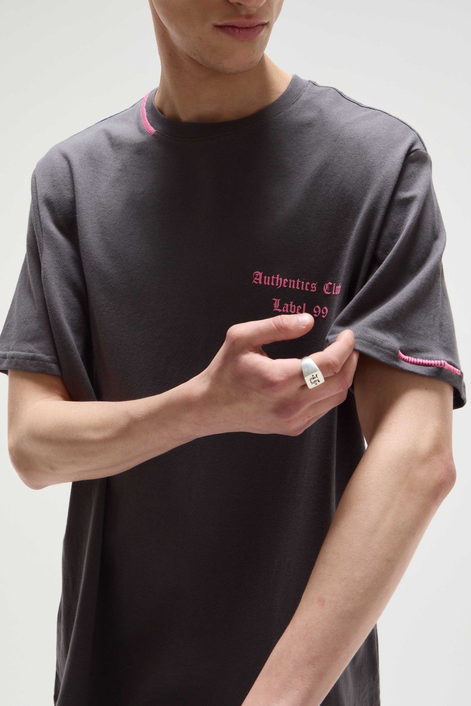 REMERA AUTHENTICS CLUB EXCLUSIVE                                                                     