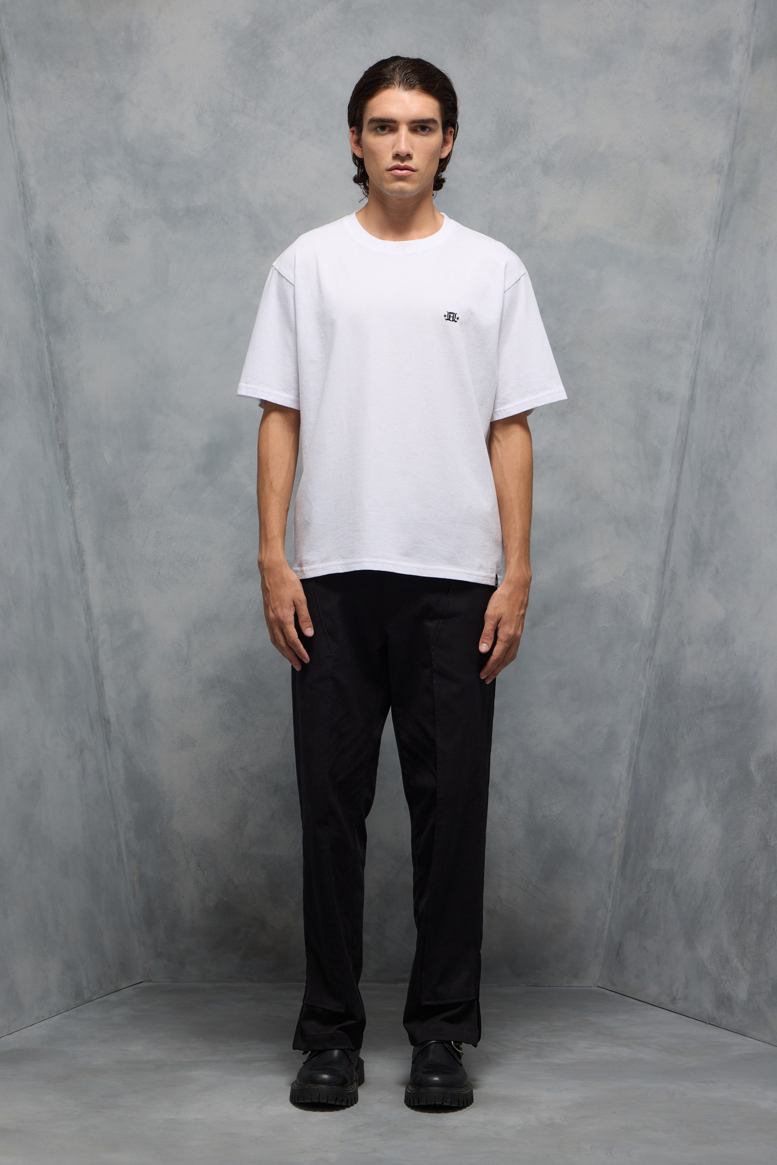REMERA CLASSIC DOUBLE L                                                                              