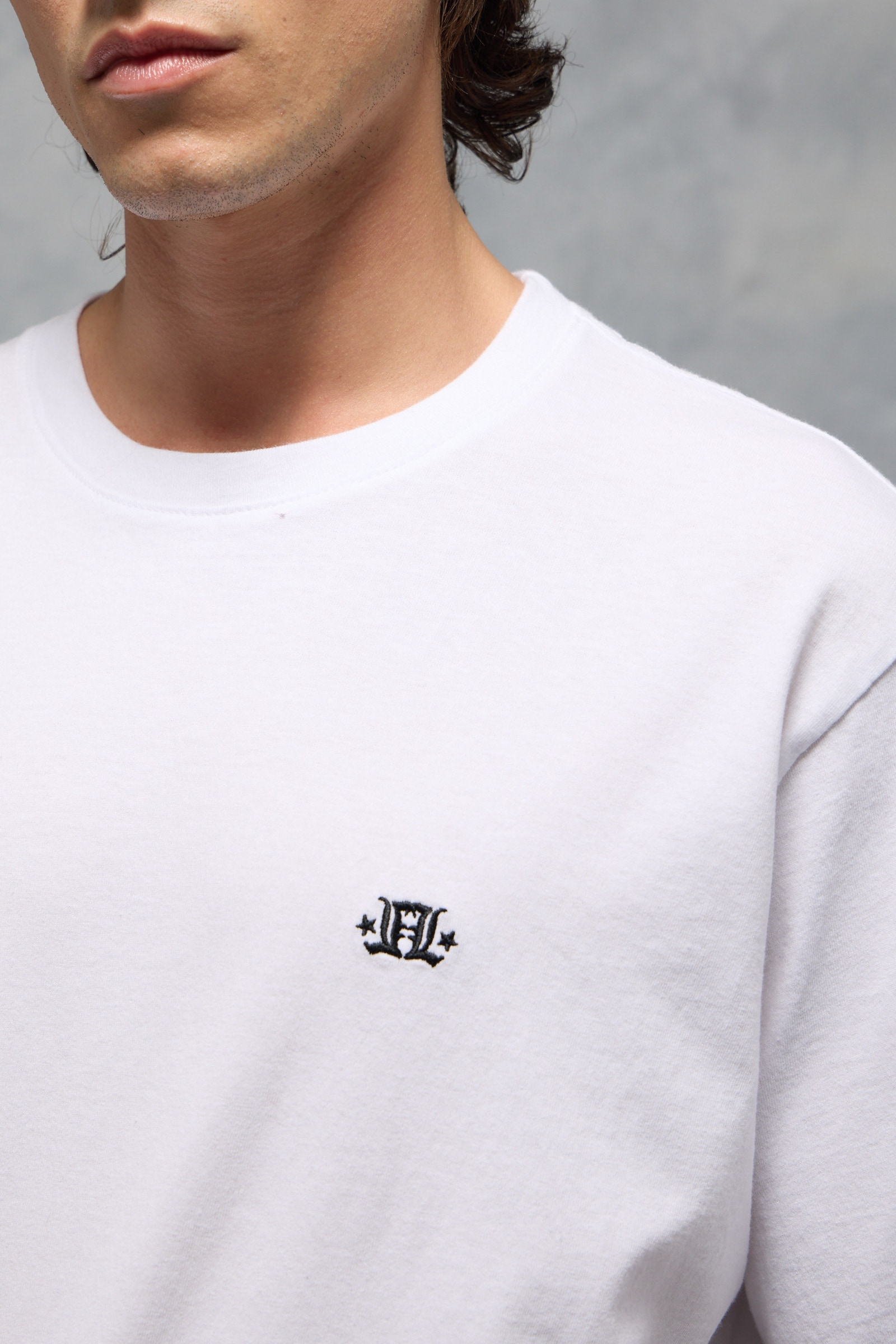 REMERA CLASSIC DOUBLE L                                                                              
