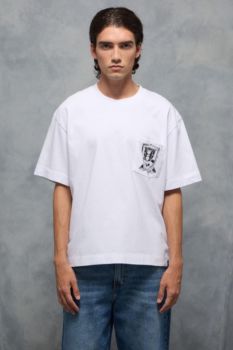 REMERA KINGDOM EMBLEM                                                                                