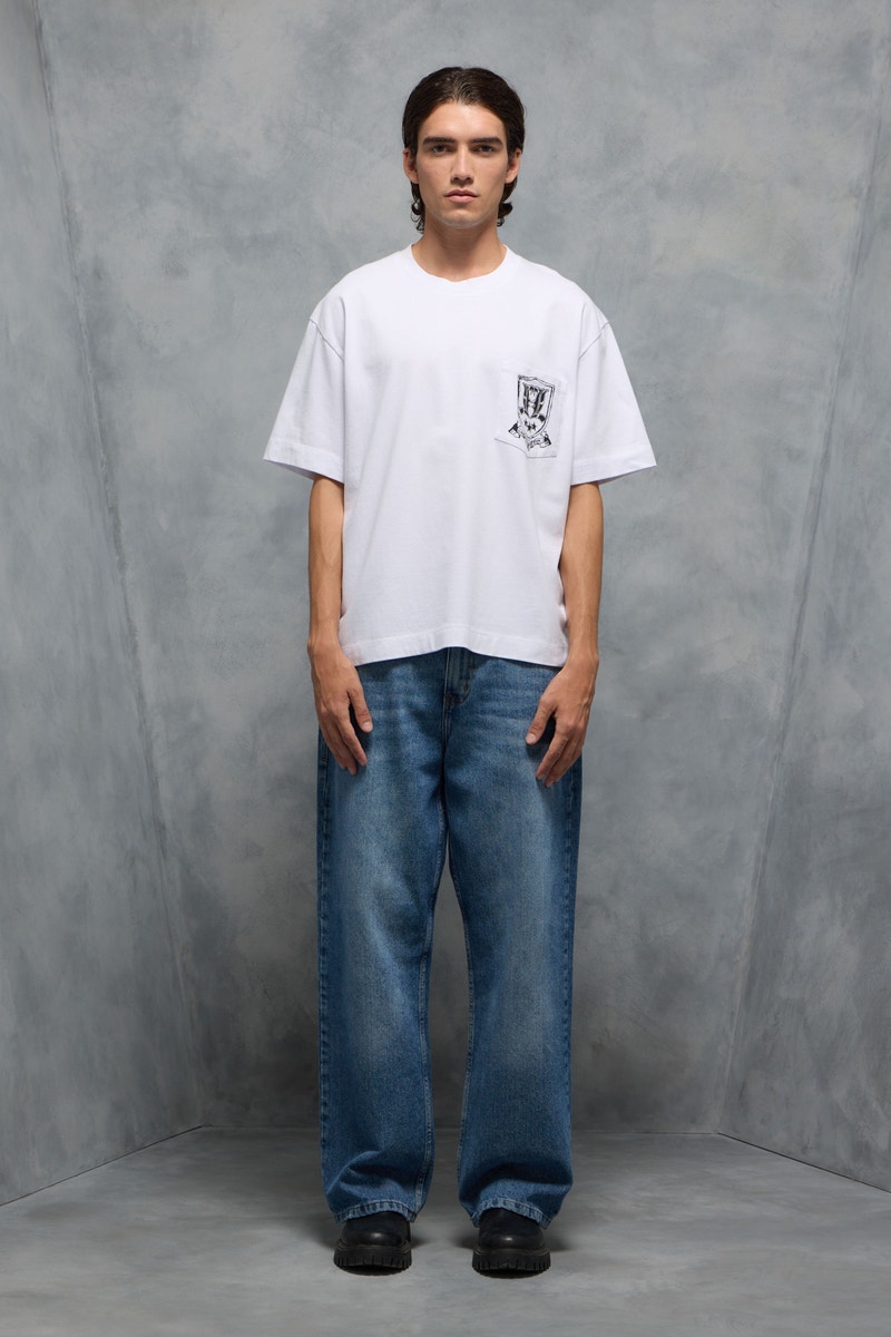 REMERA KINGDOM EMBLEM                                                                                