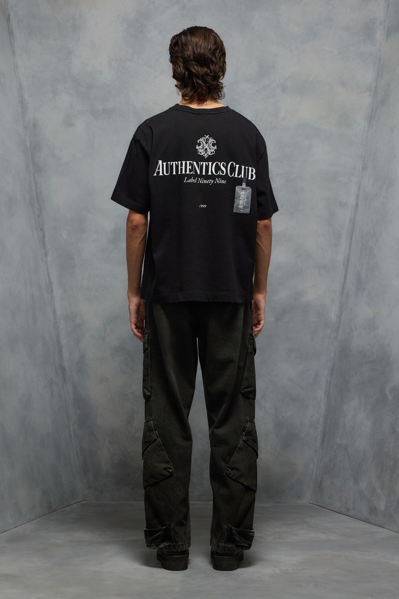 REMERA AUTHENTICS SHIELD                                                                             