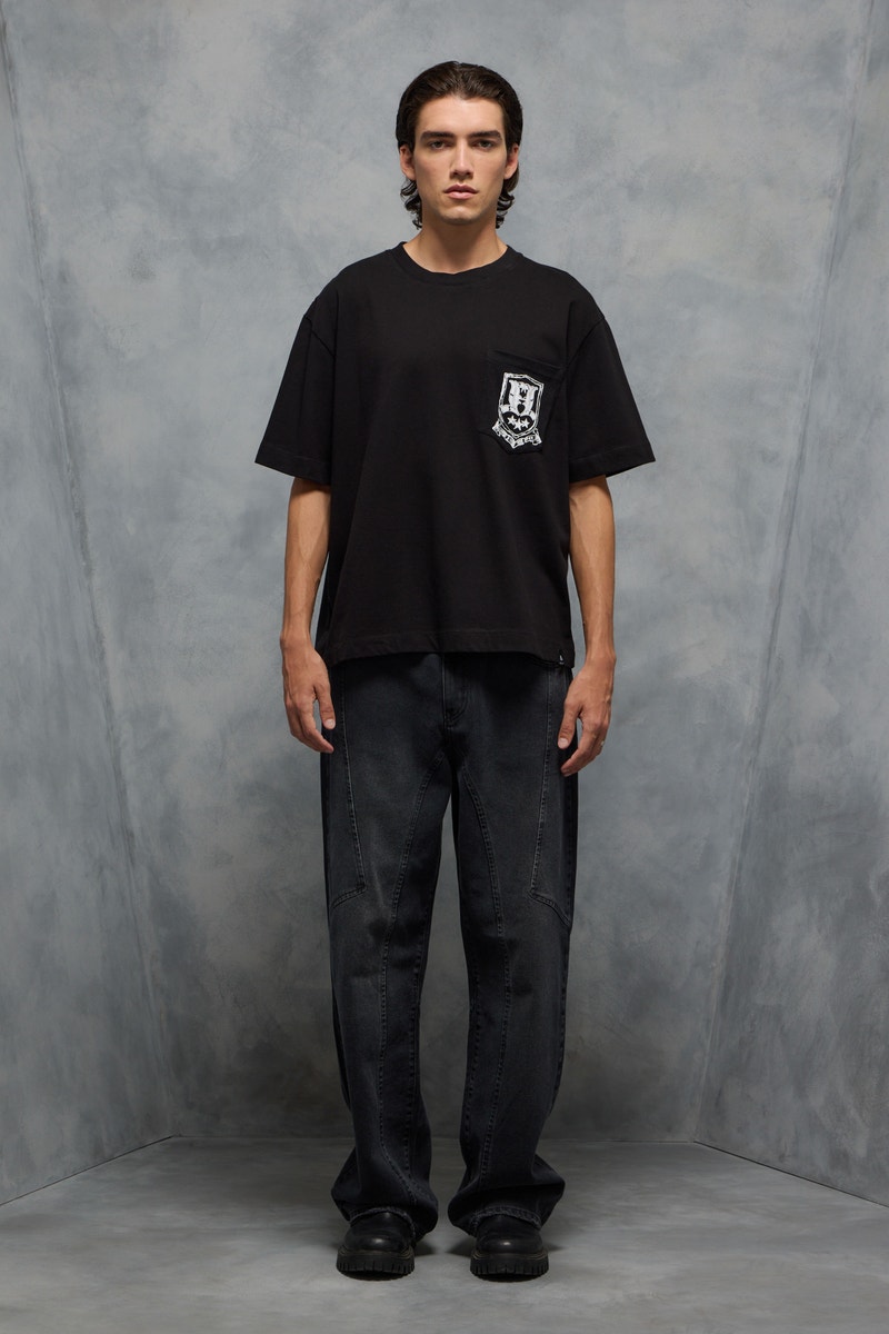 REMERA KINGDOM EMBLEM                                                                                