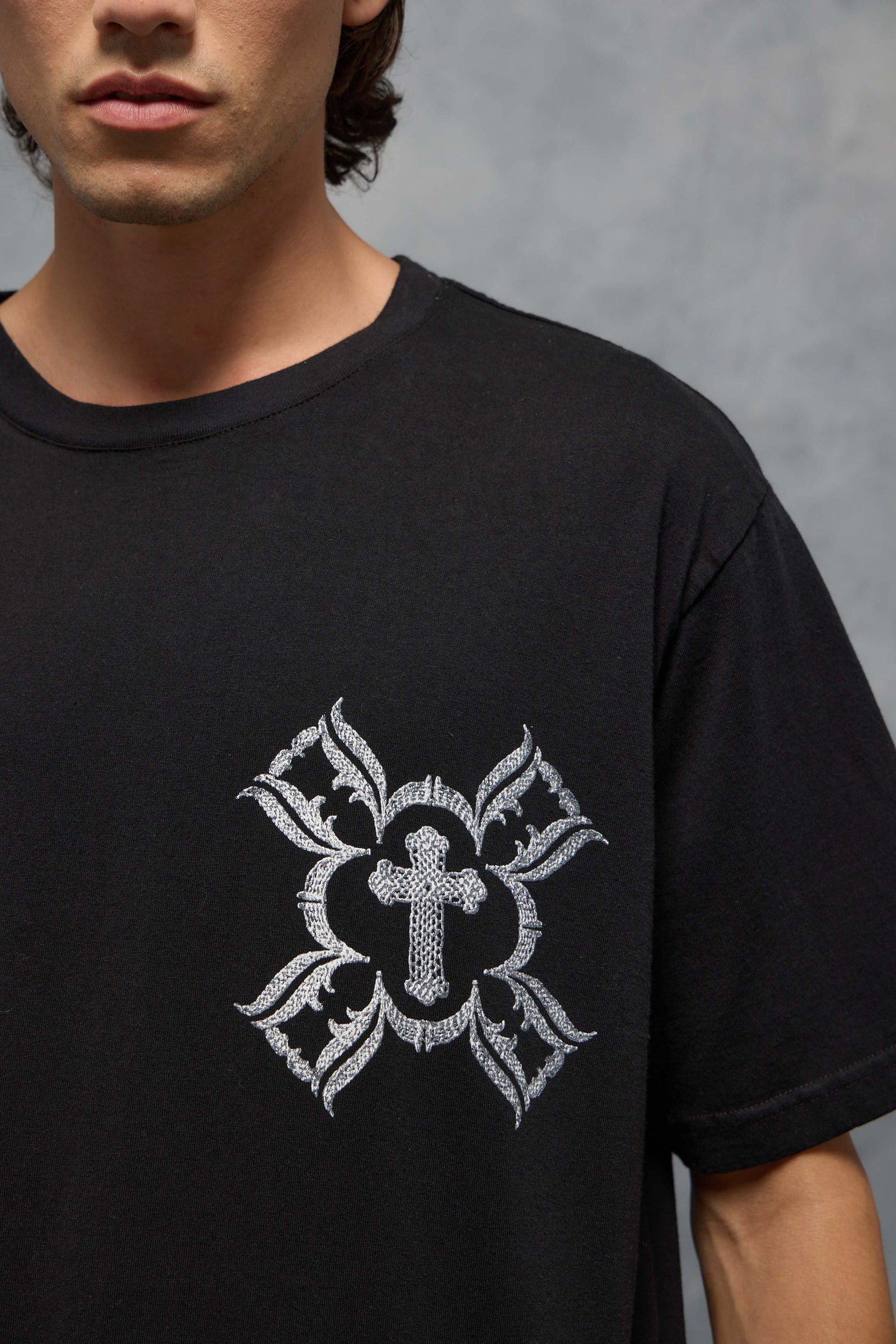 REMERA LOOM & BLOOM                                                                                  