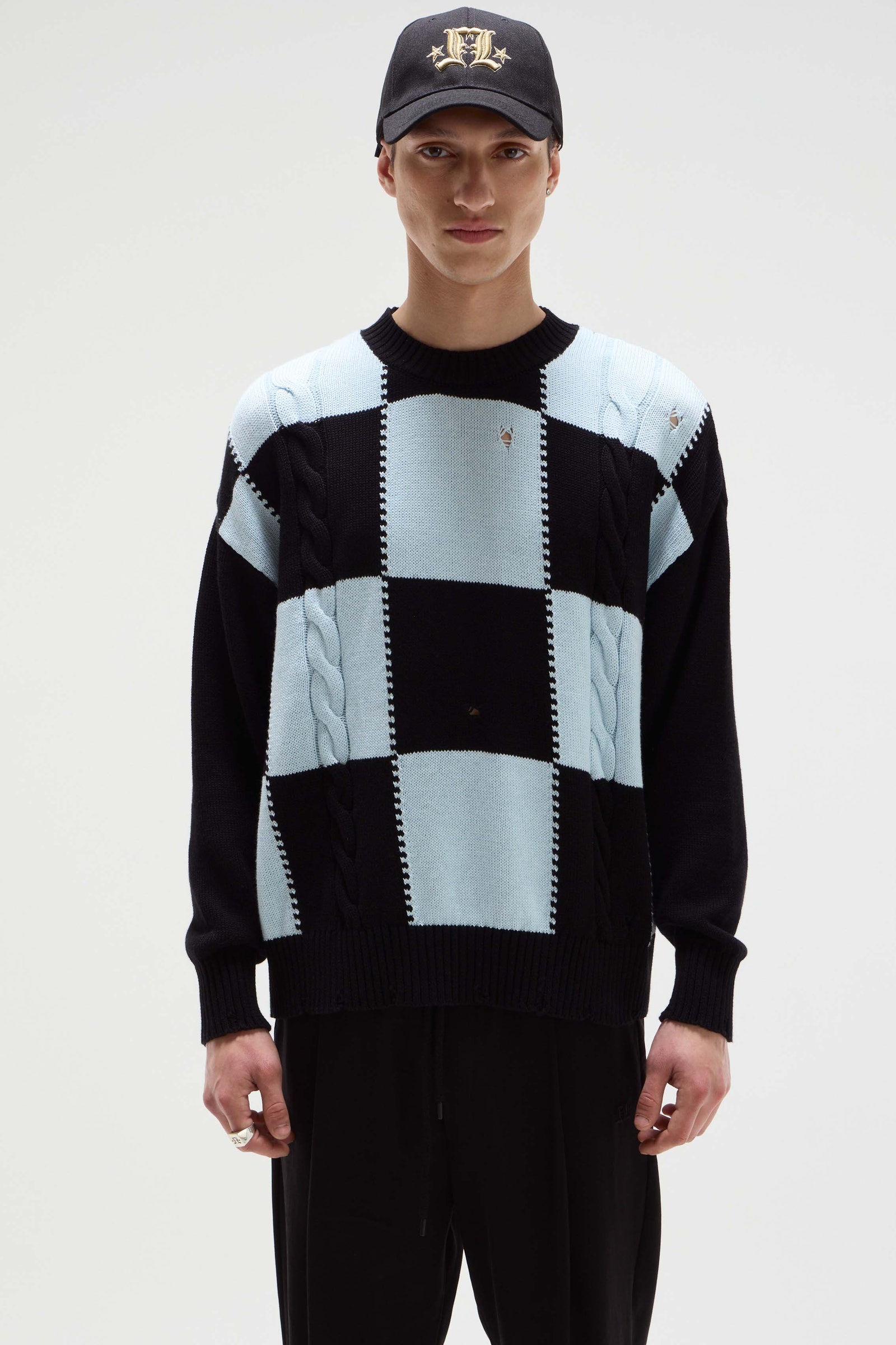 SWEATER CHESS                                                                                        