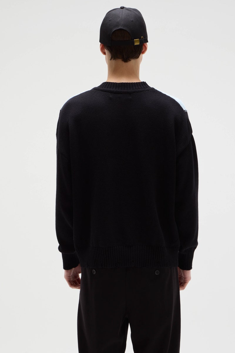 SWEATER CHESS                                                                                        