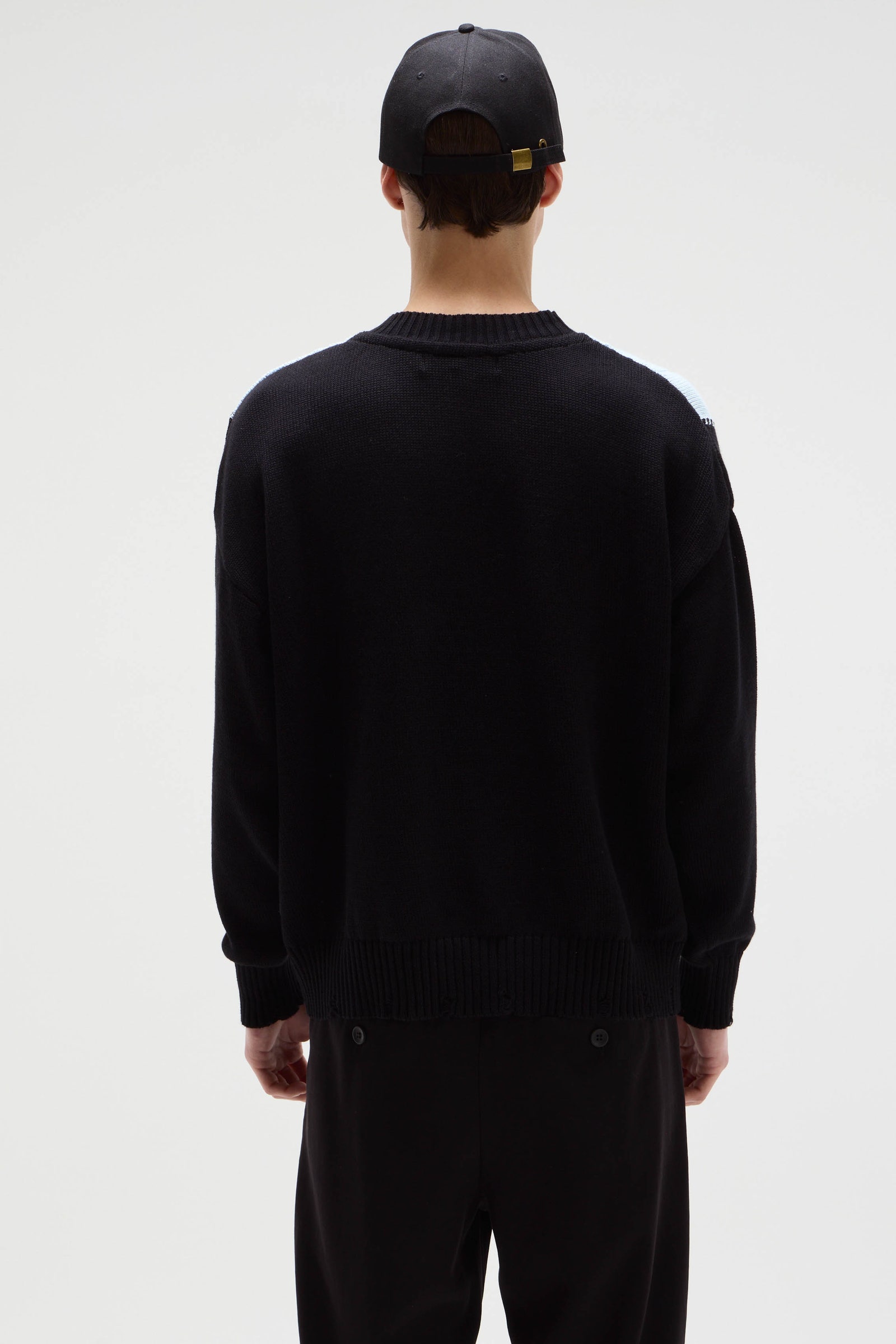 SWEATER CHESS                                                                                        