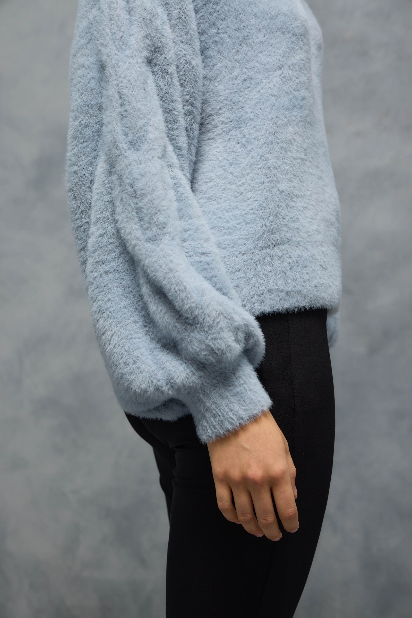 SWEATER BRAID                                                                                        
