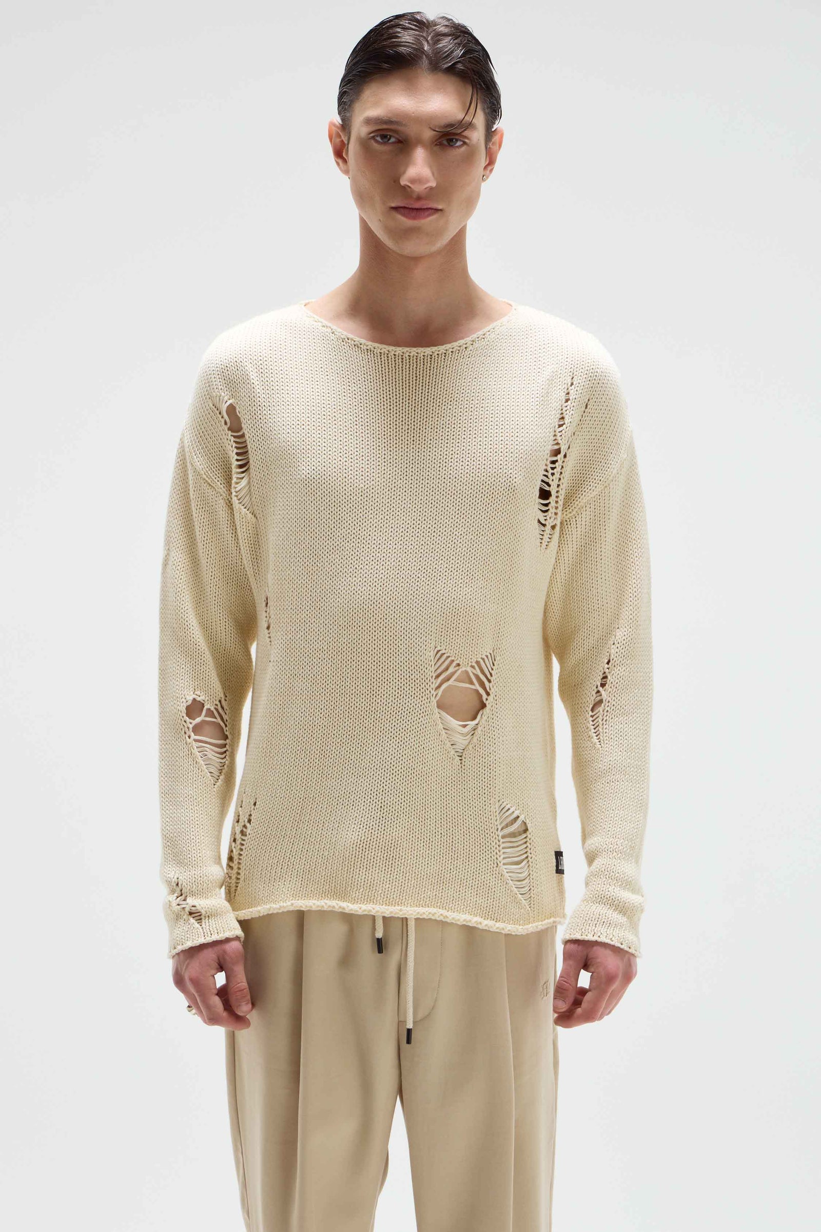 SWEATER HOLE