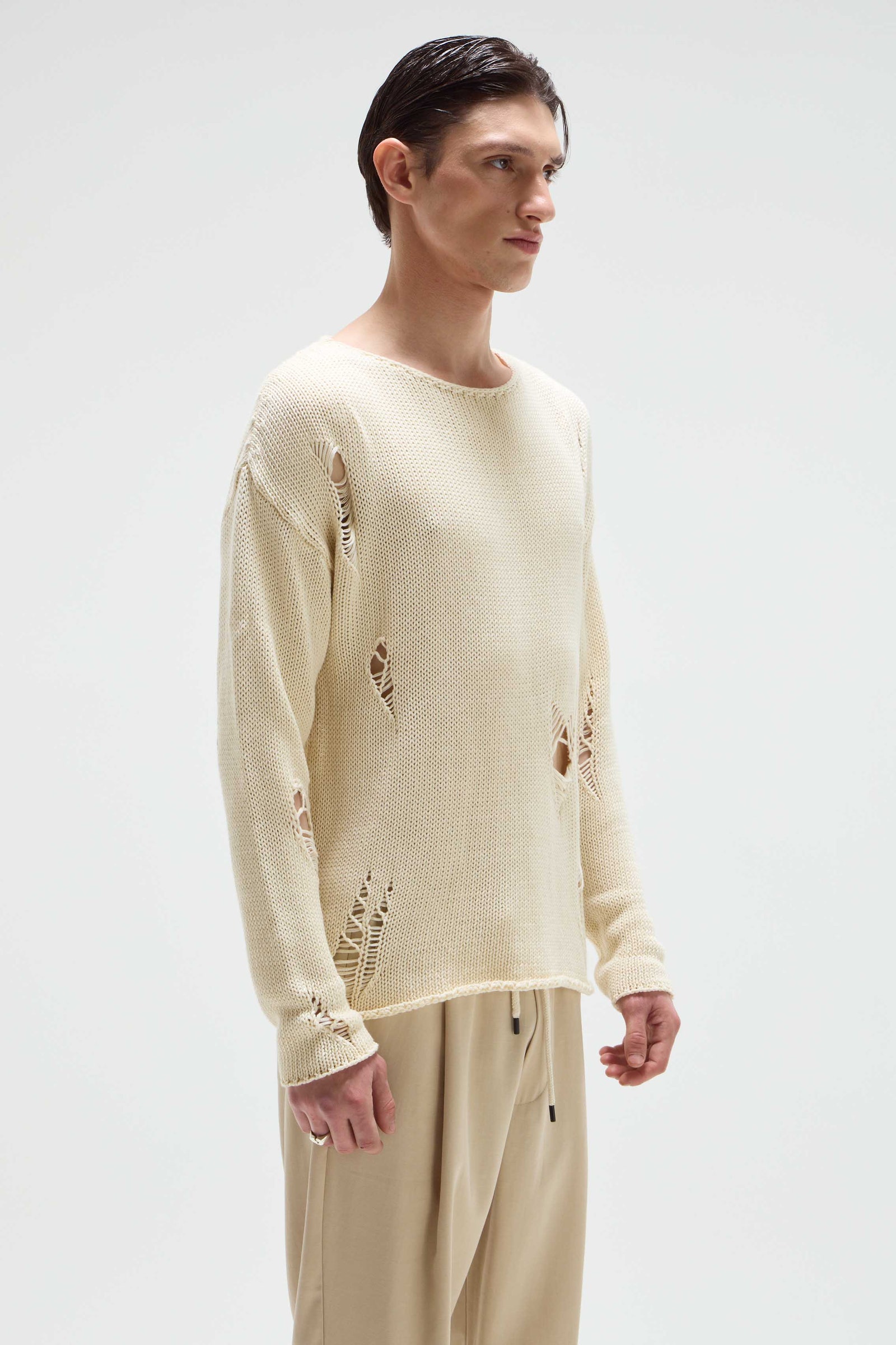 SWEATER HOLE