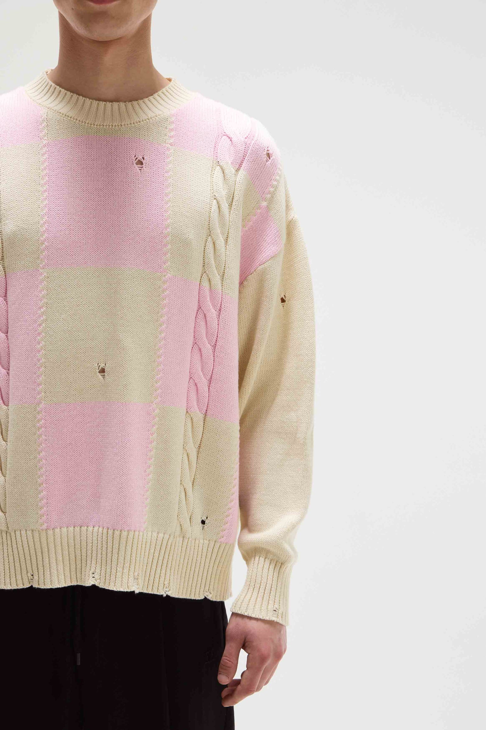 SWEATER CHESS                                                                                        