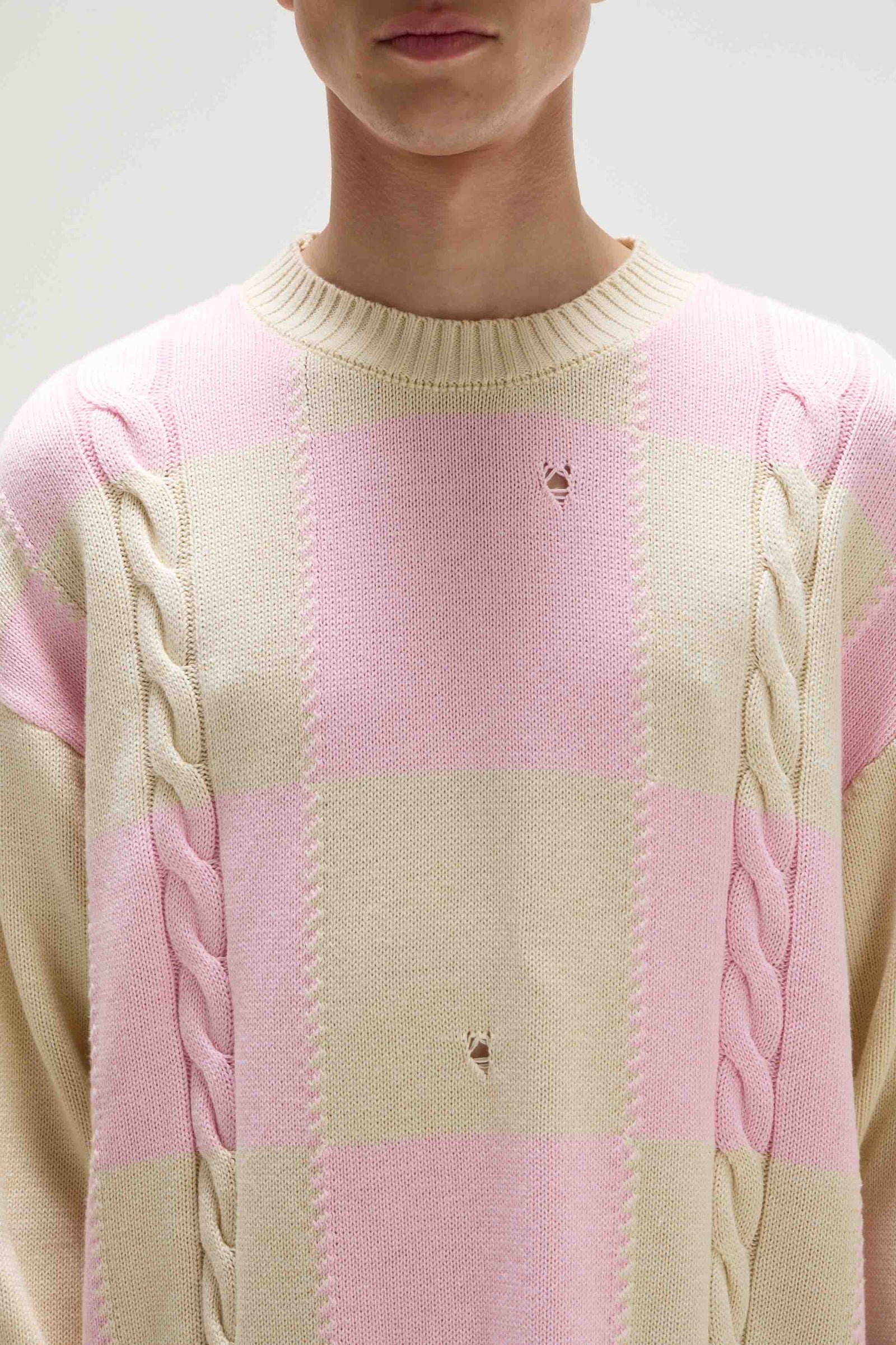 SWEATER CHESS                                                                                        