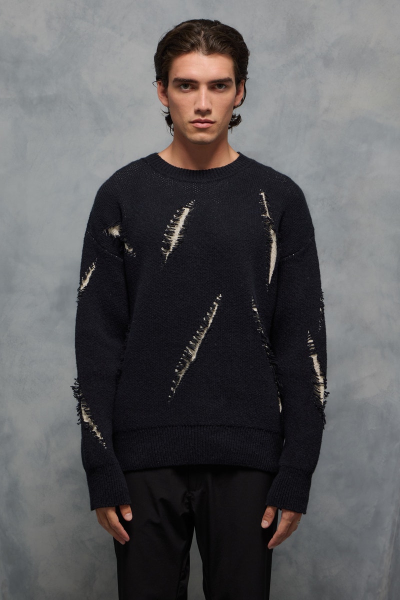 SWEATER SCAR                                                                                         