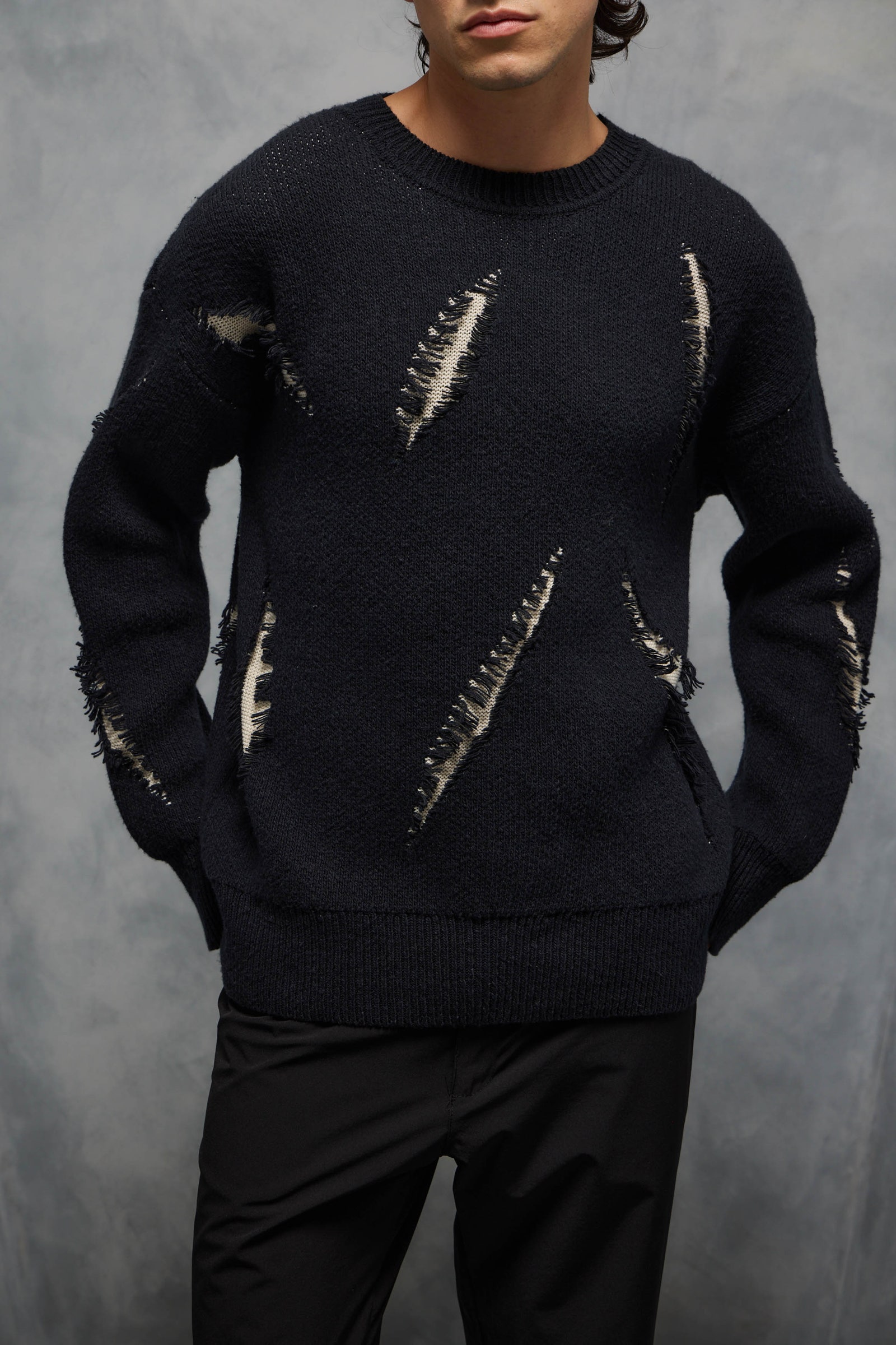 SWEATER SCAR                                                                                         
