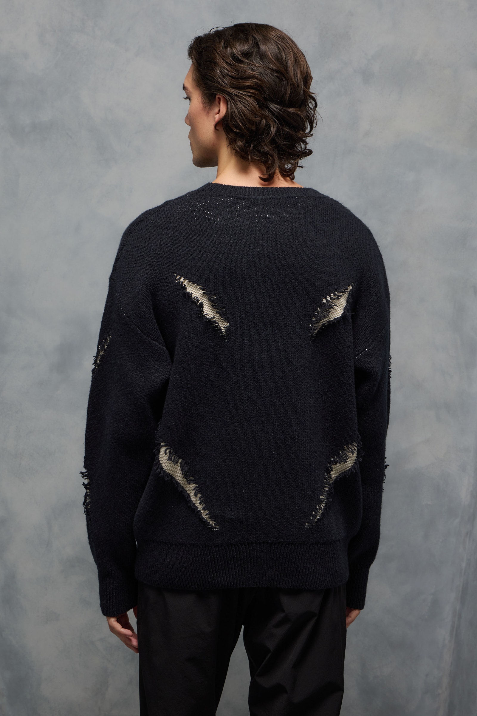 SWEATER SCAR                                                                                         
